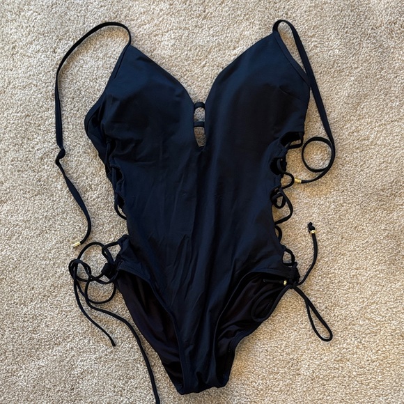 Laundry By Shelli Segal Other - Laundry By Shelli Segal Black One-Piece Swimsuit